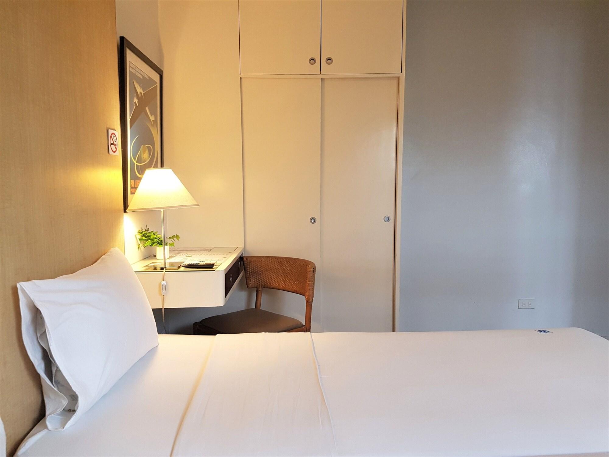 The Clipper House, Poblacion Makati Manila Esterno foto